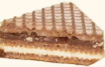 Wafer triangolari con ripieno di crema e nocciole